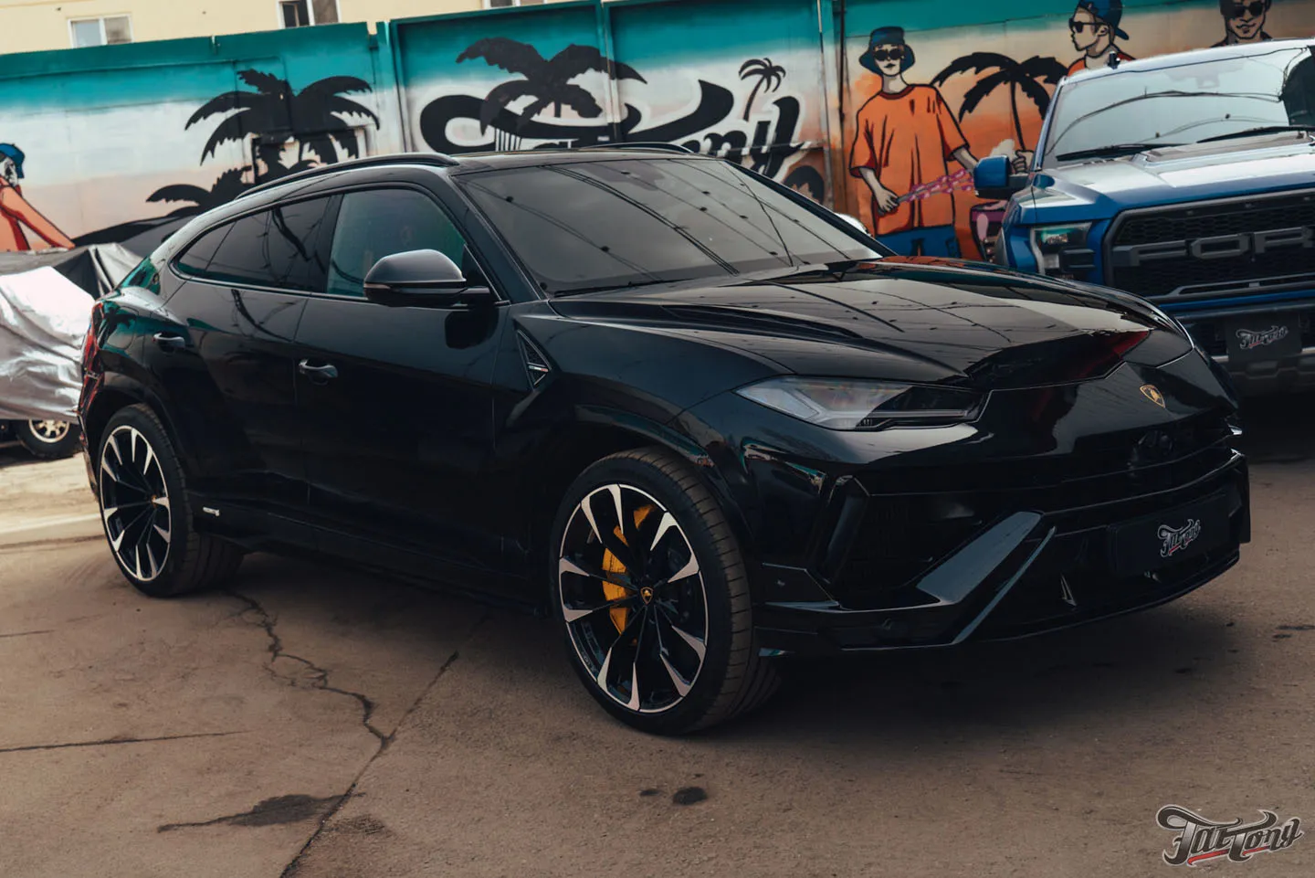Окрасили суппорта для Lamborghini Urus